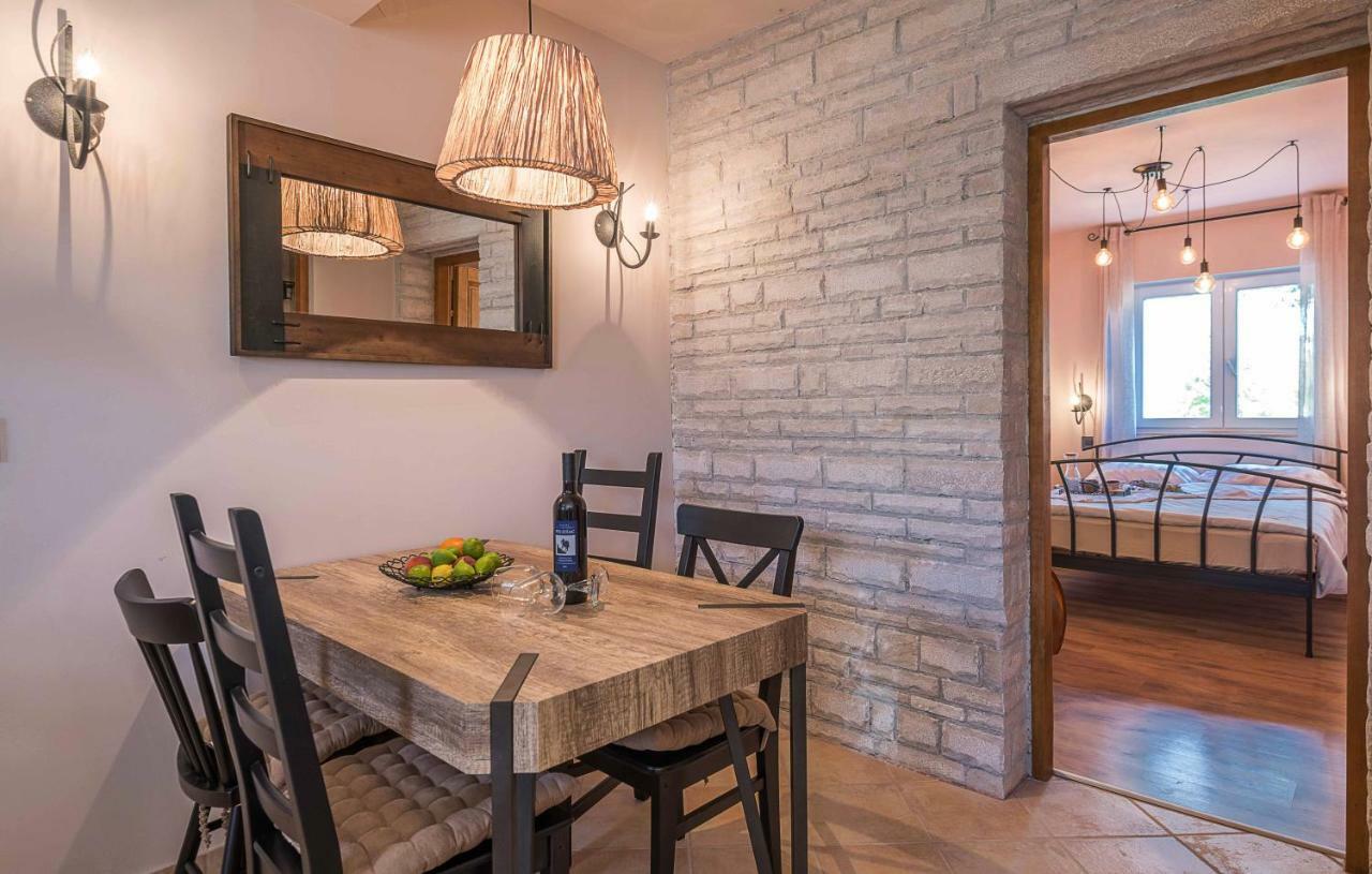 PUY Istriamazing Apartments מראה חיצוני תמונה
