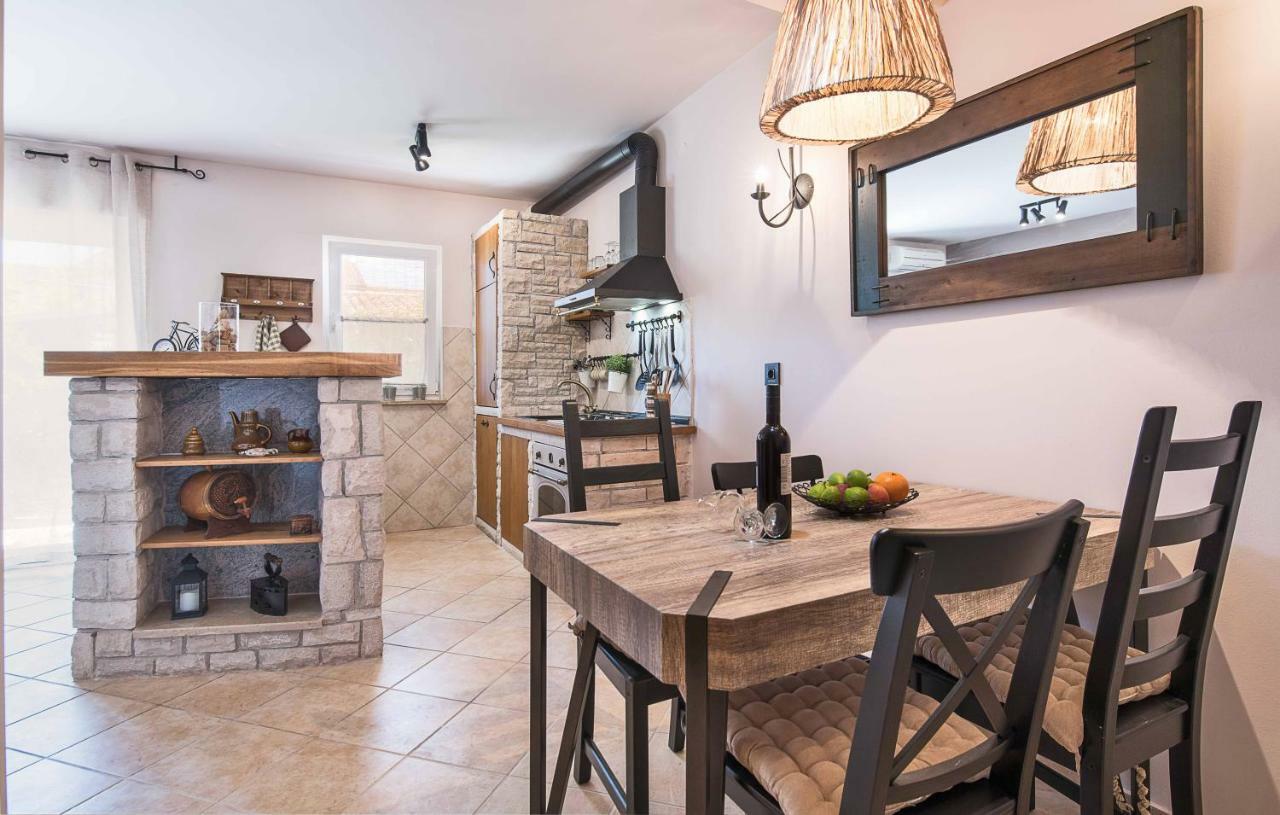 PUY Istriamazing Apartments מראה חיצוני תמונה